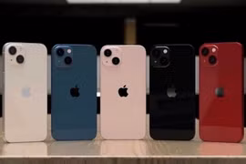 Giá iPhone 13 giảm cả chục triệu đồng sau khi iPhone 14 lên kệ