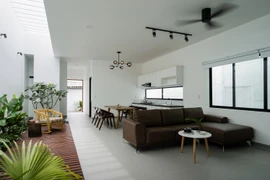 Ngỡ ngàng nhà cũ tối tăm “lột xác thần kỳ” ở Bình Thuận 