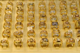 Giá vàng hôm nay 13/9: Giá vàng tăng chót vót