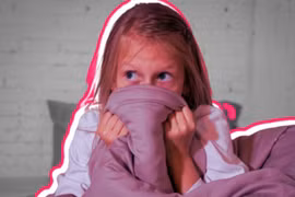 Những cách đơn giản giúp con vượt qua nỗi sợ bóng tối 