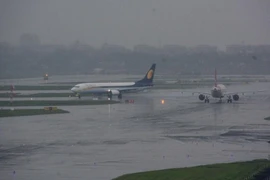 Tạm đóng cửa 2 sân bay Vinh, Thọ Xuân vì cơn bão số 7