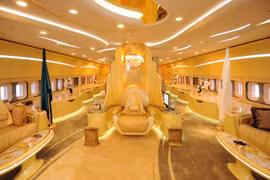 Choáng ngợp độ giàu có của Hoàng gia Ả Rập Xê Út