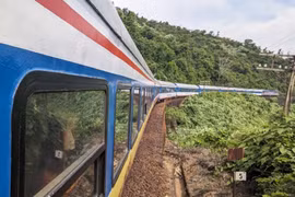 Du lịch trải nghiệm cung đường đẹp nhất Việt Nam bằng tàu hỏa