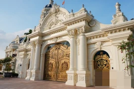 Đọ biệt thự siêu khủng của đại gia đất cảng