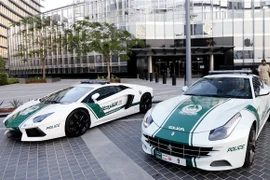 Bí mật đằng sau sự xa hoa của “thành phố dát vàng Dubai“