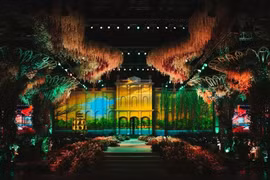 Choáng ngợp độ xa hoa trong đám cưới trăm tỷ đang gây sốt