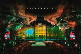 Choáng ngợp độ xa hoa trong đám cưới trăm tỷ đang gây sốt