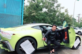 Đại gia Hoàng Kim Khánh lại chơi trội trưng dàn siêu xe “chẳng giống ai”