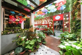 Ngắm nhà hàng đậm sắc thu Sài Gòn xưa giữa lòng Hà Nội