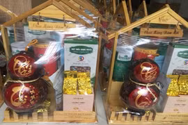 Xem nhà giàu Việt sắm quà độc cho Tết Kỷ Hợi 2019