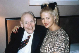 Chân dung tỷ phú 89 tuổi cưới vợ trẻ 26 tuổi gây chấn động