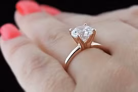 Cướp ngân hàng để mua nhẫn cầu hôn