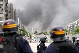 Bộ trưởng Nội vụ Pháp tuyên bố tình trạng bạo loạn đã chấm dứt