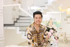 Vũ Hoàng Việt khoe nhà chục tỷ và khối tài sản kếch xù sau 1 năm chia tay tình già