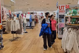 Miền Bắc chìm trong giá rét, doanh thu quần áo đại hàn cao gấp 10 lần 