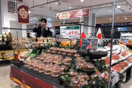 Cận cảnh vải thiều Việt lên kệ siêu thị Nhật, 120.000 đồng/10 quả