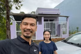 Bên trong “biệt phủ” màu tím của nghệ sĩ Tiết Cương 