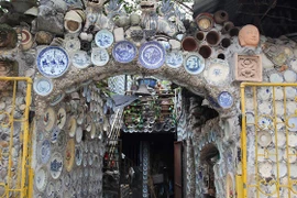 Ngôi nhà gắn 10.000 cổ vật, khách trả 20 tỷ không bán