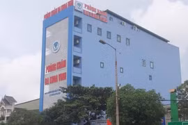 Phạt phòng khám BS Trung Quốc "móc túi" bệnh nhân