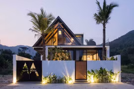 Biệt thự dưới chân núi Sơn Trà lộng lẫy như kiệt tác