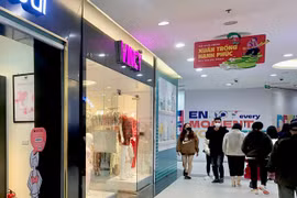 Hà Nội: Hàng quán, rạp chiếu phim nườm nượp khách ngày cuối nghỉ