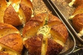 Bánh mì bơ tỏi ăn khách trên mạng, ngồi nhà kiếm tiền triệu mỗi ngày