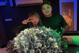 Em trai tặng chị gái món quà sinh nhật khiến ai cũng phải ghen tị