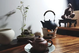 Đại gia, trí thức đặt tre, trúc quanh bàn trà ý nghĩa gì? 