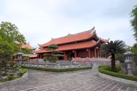 Choáng ngợp biệt phủ gỗ 4.000m2 của đại gia xứ Nghệ