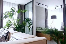 Hóa ra không gian sống của vợ chồng siêu mẫu Lê Thúy lại xanh tươi, mát mắt thế này