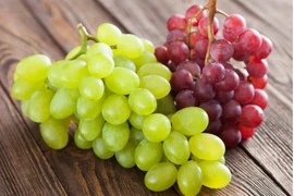 Bí quyết chọn nho của các bà nội trợ thông thái, nhìn qua là biết nho tươi không hóa chất