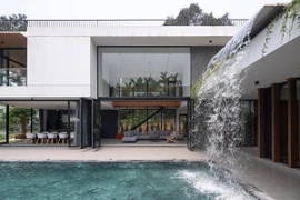 Biệt thự với thác nước đổ đẹp như trời Âu ở Tam Đảo