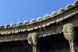 Băng giá xuất hiện tại chùa Đồng Yên Tử 