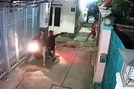 "Cẩu tặc" ở Sài Gòn bắn chó, dọa bắn luôn chủ nhà
