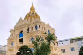 Choáng ngợp tòa lâu đài lộng lẫy đang gây sốt ở Đà Lạt