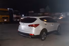 Đi vệ sinh trên quốc lộ, phó GĐ bệnh viện bị cướp hơn 100 triệu