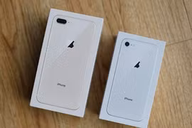Cận cảnh iPhone 8 đầu tiên về Việt Nam giá từ 19,9 triệu đồng