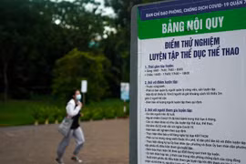 Sau nhiều tháng giãn cách, người Quận 7 tập thể dục ở công viên