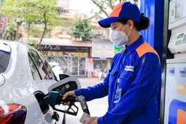 Giá xăng trong nước ngày mai có thể tăng trở lại