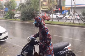 Dự báo thời tiết 18/6, Hà Nội mưa dông, Trung bộ nắng nóng