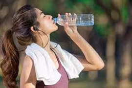 Lượng nước uống dư thừa sẽ gây hại cho não 