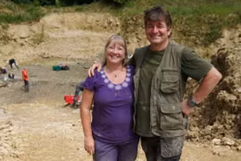 Dùng Google Earth,cặp đôi tìm được nghĩa địa “quái vật” 167 triệu tuổi