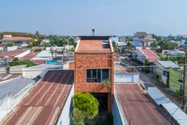 Nhà gạch nung mộc mạc đẹp ngỡ ngàng ở Tây Ninh