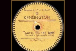 Đĩa nghe nhạc cũ rích, tưởng vứt chẳng ai nhặt lại bán được tiền tỷ