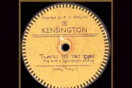 Đĩa nghe nhạc cũ rích, tưởng vứt chẳng ai nhặt lại bán được tiền tỷ