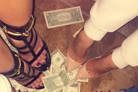 1001 cách khoe của độc dị của giới siêu giàu