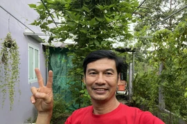 “Biệt phủ” màu tím đủ loại cây trái của Tiết Cương và vợ trẻ 