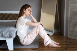 Sau bữa cơm Tất niên, chị chồng bật khóc nức nở 