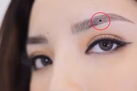 Thời tới cản không nổi: 4 nốt ruồi phát tài phát lộc trong năm 2022