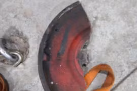 Thợ sửa ôtô thiệt mạng vì bị phụ tùng xe văng trúng cổ